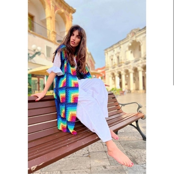 ROSE CARMINE Coat No Sleeves In Marine Rainbow Granny Square Crochet Lurex NWT - Picture 3 of 7